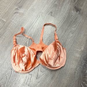 Victoria's Secret Front Close Snap Size 38C Bra Peach Satin